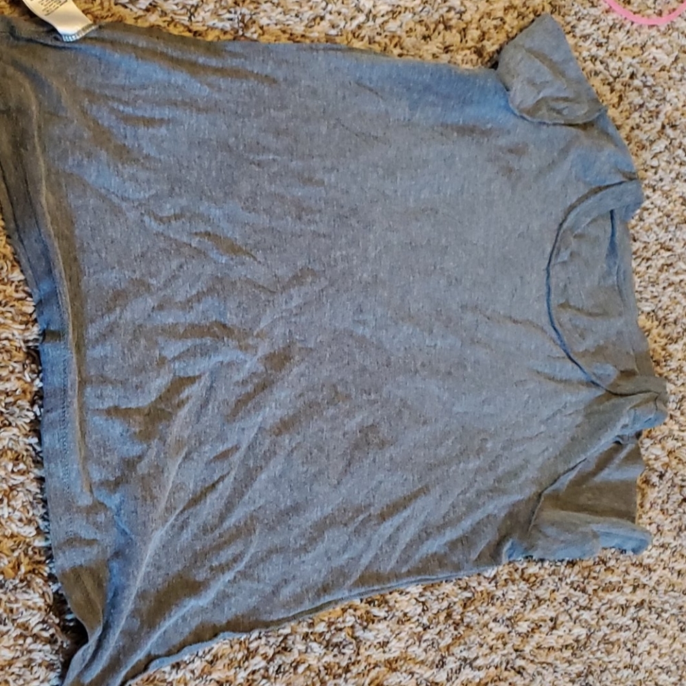 Grey t shirt